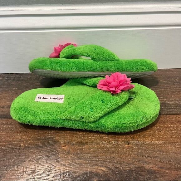 American Girl Green Fuzzy Slippers w Pink Flower and Green Sequins Size 3.5-5 - Picture 7 of 9